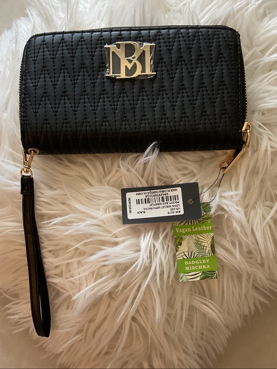 Badgley Mischka Handbags - Badgley Mischka Black Quilted Wristlet with Gold Hardware